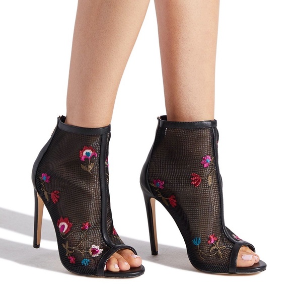 ✨NIB Marissa Floral Embroidered Mesh Caged Heels - Picture 14 of 15